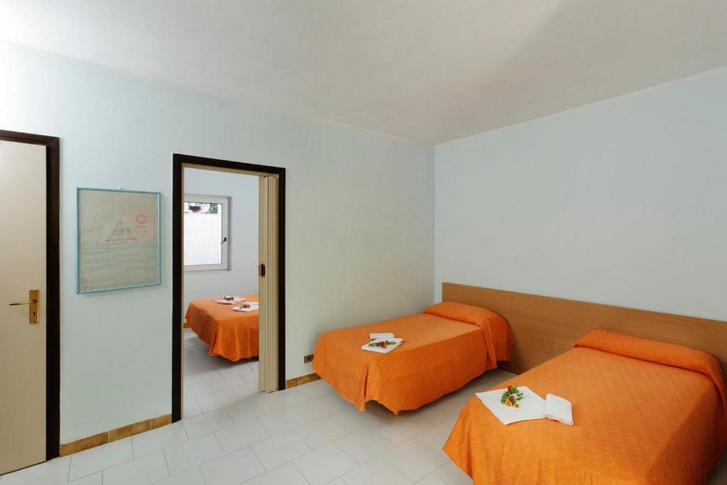 Hotel Villaggio Costa Ripa Rodi Garganico Pokoj fotografie